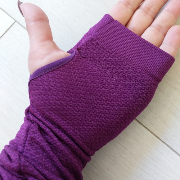 Nike Fit 1/2 Zip Running Top - Picture 3 of 11